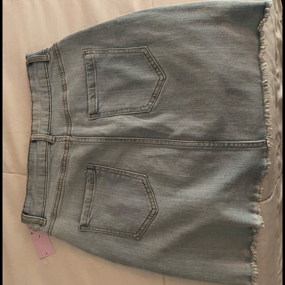 Jean skirt - Picture 2 of 2